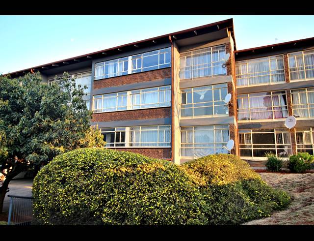 1 BEDROOM APARTMENT FOR SALE IN RHODESFIELD